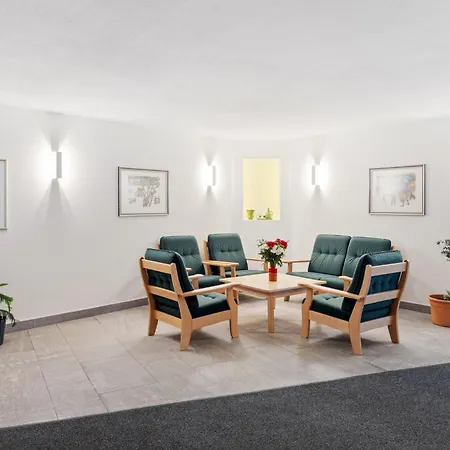 Parkareal - Utoring-47 By Interhome Apartment Davos